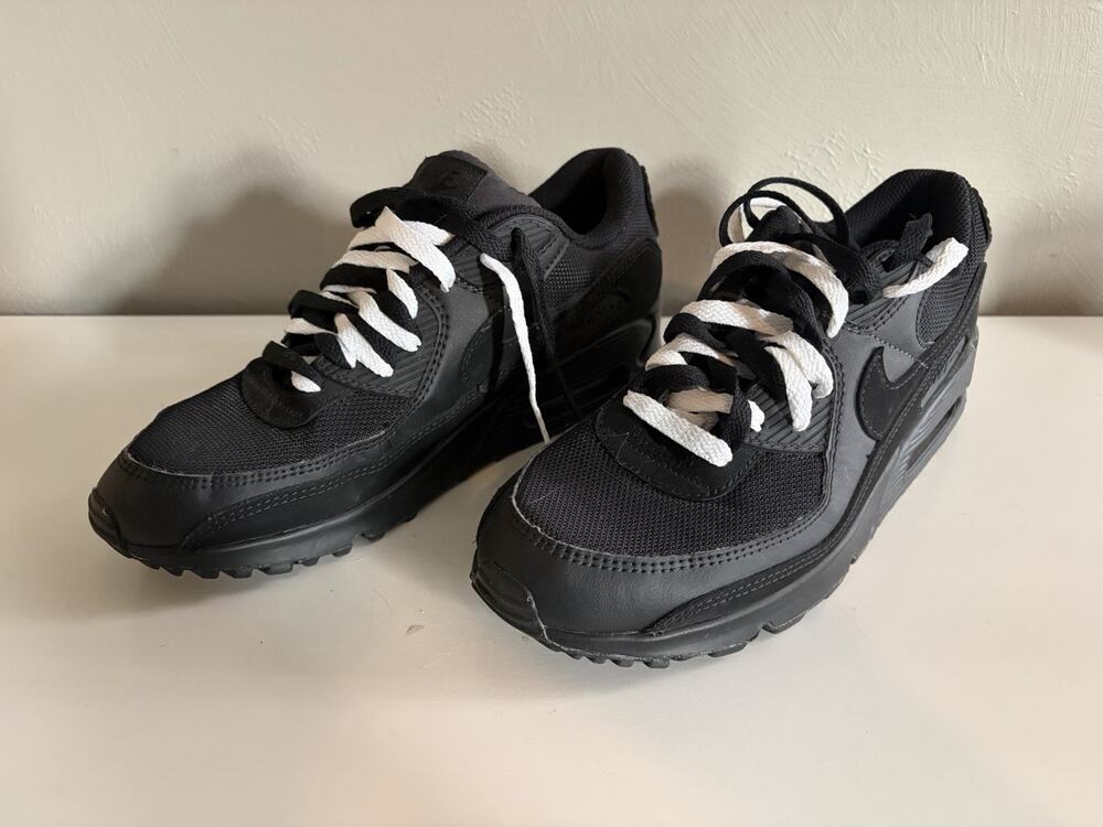 Nike Air Max 90 Triple Black Limited Edition Sz 9.5 CN8490-003 (0105) No Box